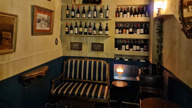Voilà ! Bar à vins du monde