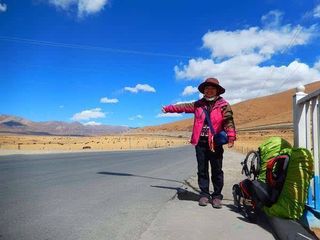 单身男还要去川藏自驾游?这些人搭车不要停,老司机:哭的心都有