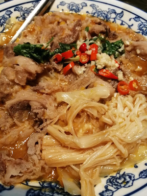 曼谷碎肉生菜包、泰北酸汤肥牛,南宁这家店的泰国菜吃着很带劲