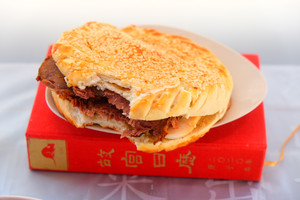 曹县游记图文-山东菏泽曹县火了，不仅垄断了日本90%棺材，还是隐藏的美食之城