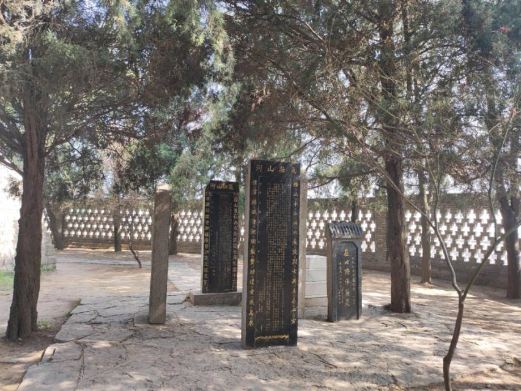 辉山烈士陵园