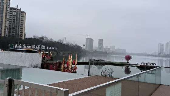 沿江公園