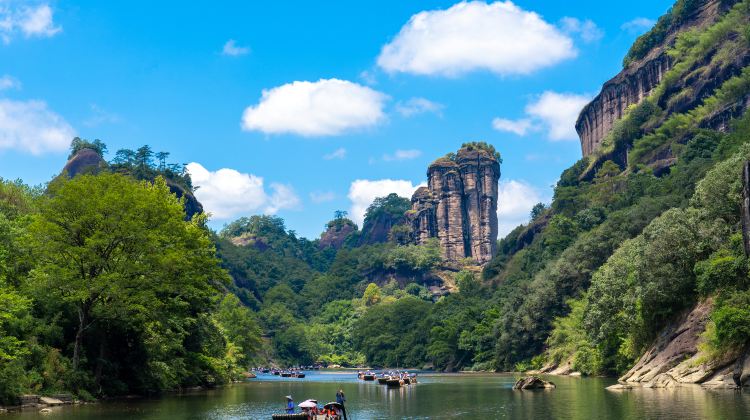 5-Day Xiamen + Gulangyu Island + Fujian Tulou + Wuyi Mountain