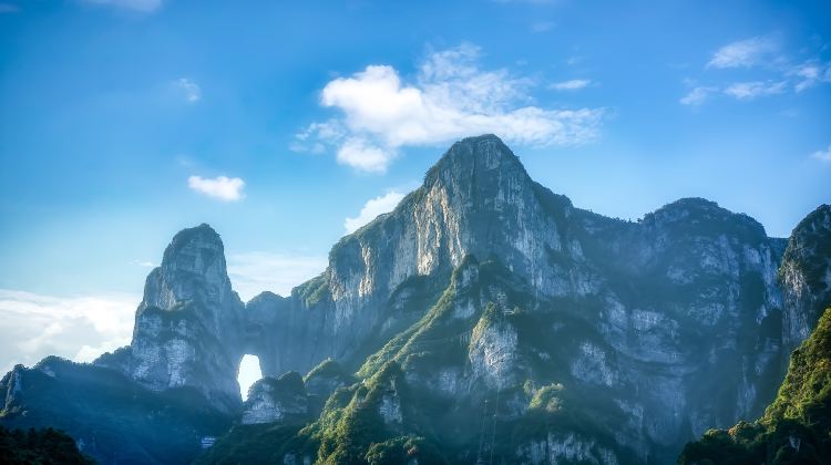 12-Day Chongqing+Chengdu Group Tours: Hongya Cave + Zhangjiajie + Jiuzhaigou National Park + Huanglong National Scenic Area + Fenghuang Ancient Town