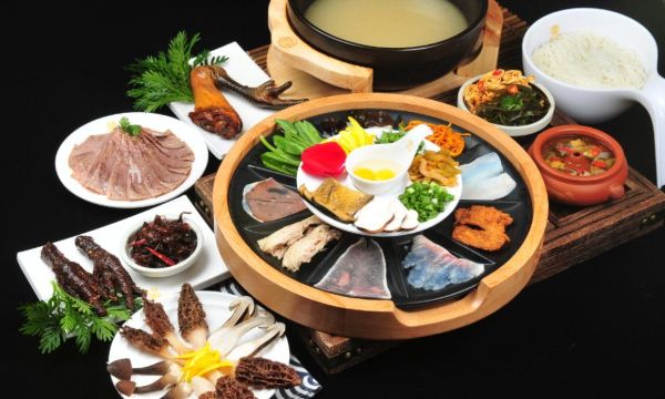 井里·云南传统过桥米线(滇池小镇店)