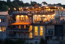 Stillwaters Plate and Pour美食图片