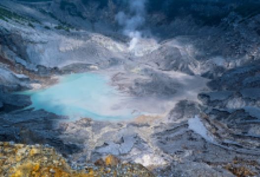 覆舟火山景点图片