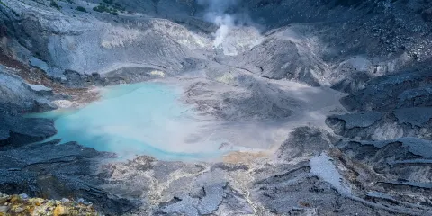 覆舟火山