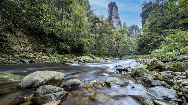 4-day 3-night · Group Tours · Zhangjiajie + Tianmen Mountain National Forest Park + Fenghuang Ancient Town·  