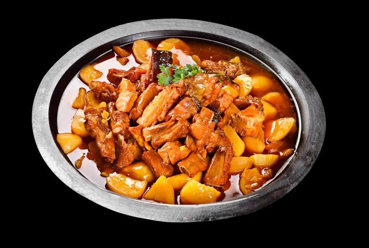 山河屯铁锅炖(民安店)