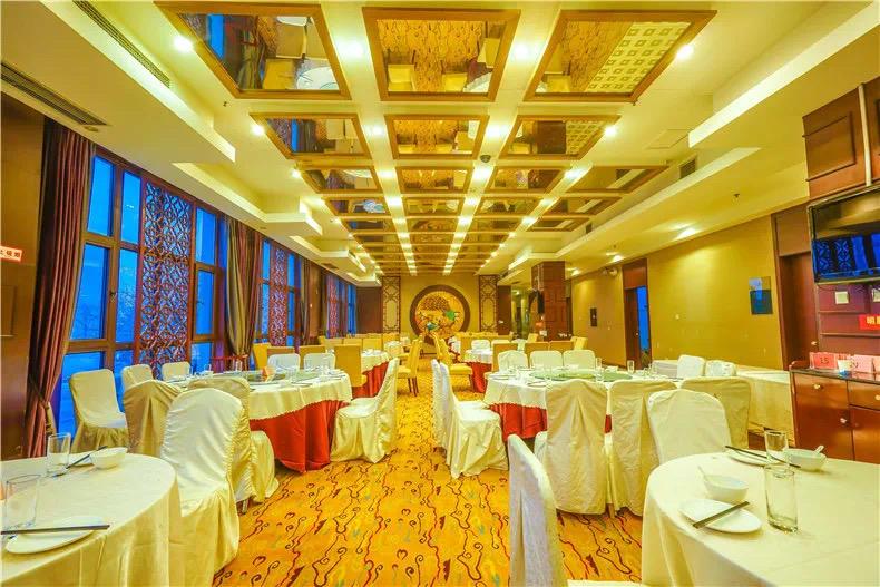 驿璟玫瑰温泉假日酒店餐饮部餐厅图片