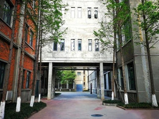 晓看红湿处，花重锦官城！