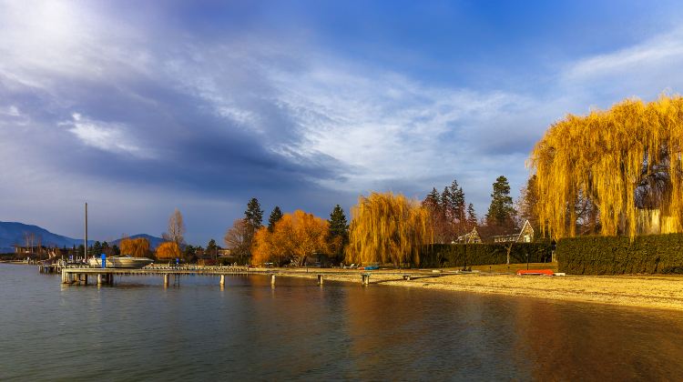 <8天>【夏季落基山·住一晚費爾蒙露易絲湖城堡酒店】·溫哥華接機+溫哥華自由行+班夫國家公園+哥倫比亞冰川+維多利亞+四大名湖:(露易絲湖、夢蓮湖、弓湖、變色湖)