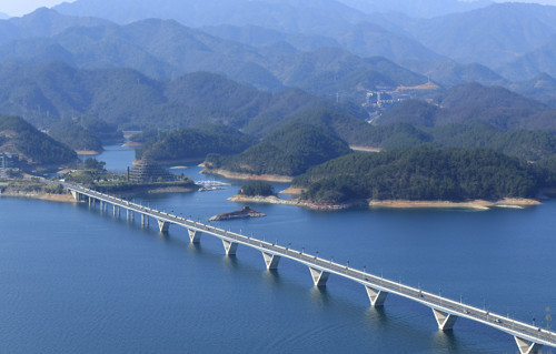 让我们一起去千岛湖自驾游吧!畅玩一整个周末儿相