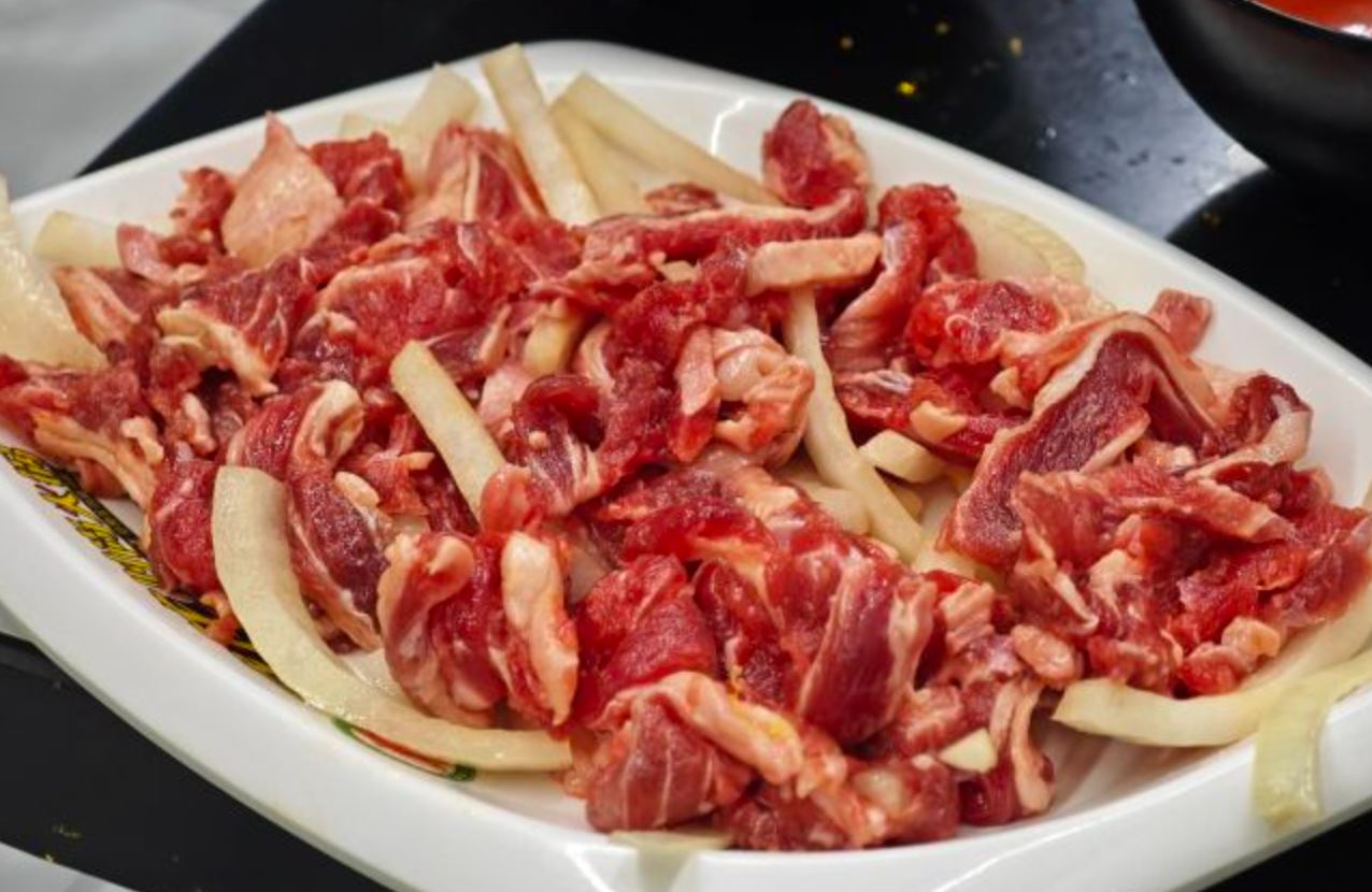 火山岩岩石烤肉餐厅图片