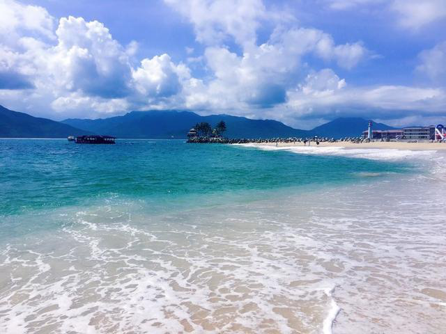 海口到三亚旅游：从海边到椰林的浪漫旅程
