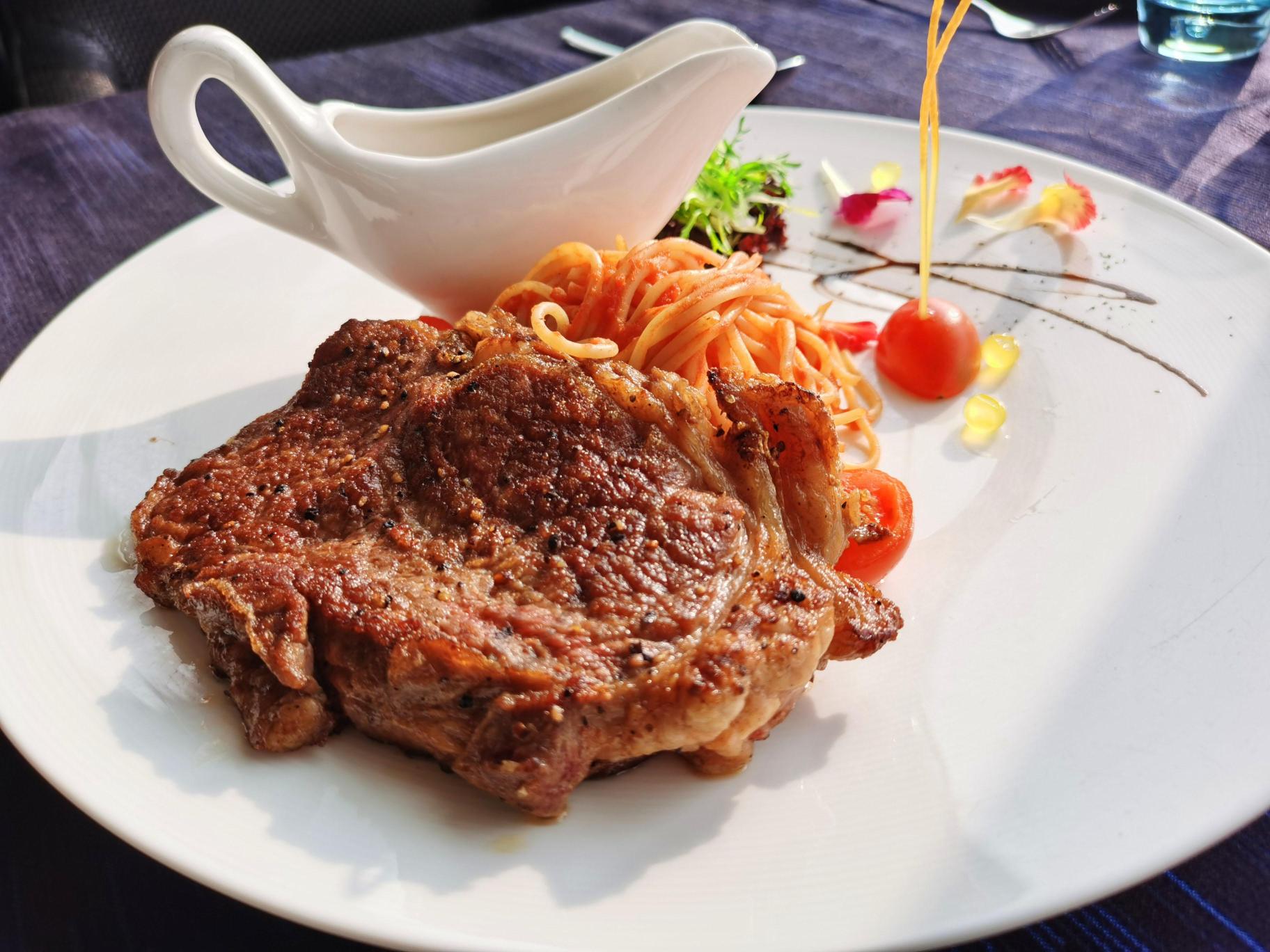 厚街国际大酒店·360度旋转餐厅