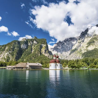 奥地利11日9晚拼小团