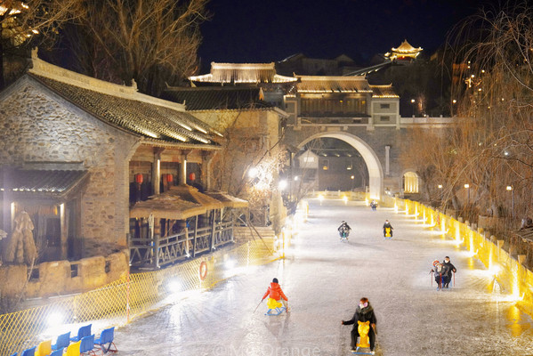 京郊自驾1.5h,古北水镇冰雪奇缘游,瞬间穿回儿时,体验冰雪童话世界