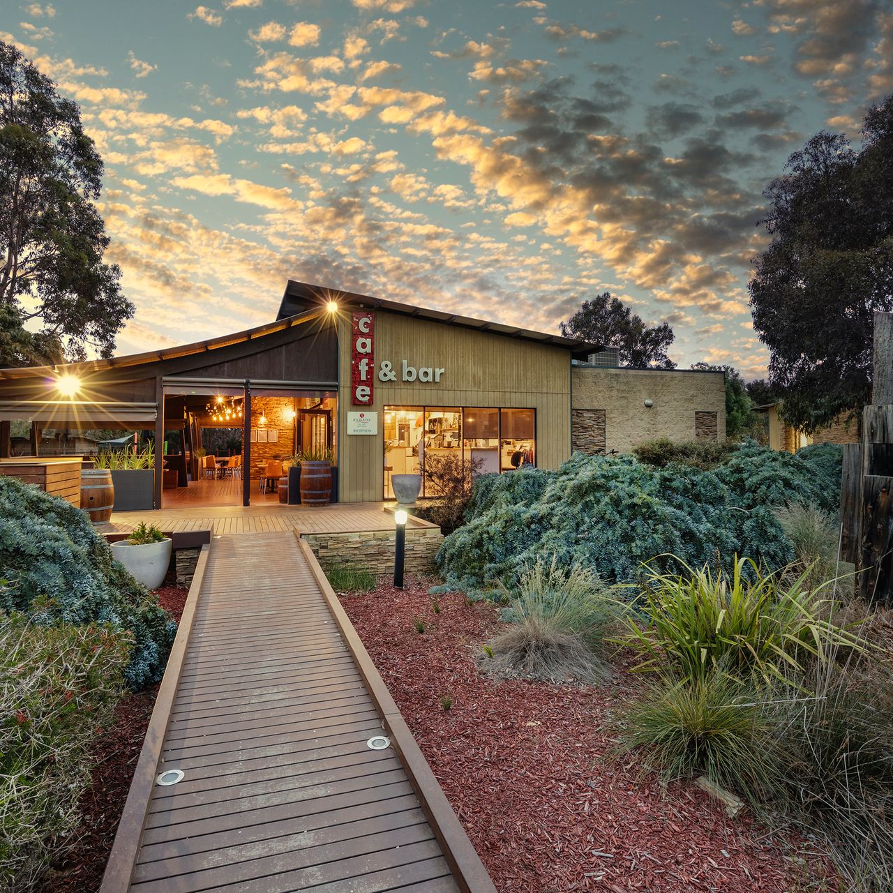 Flametrees Restaurant, Cafe & Bar餐厅图片