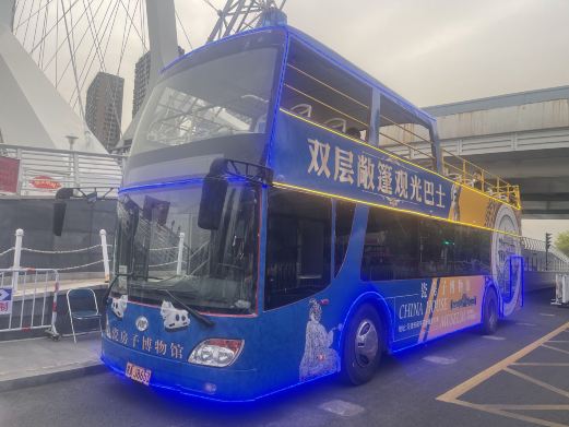 双层敞篷观光巴士