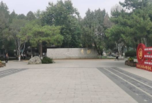 竞秀公园景点图片