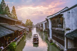 2-Day Tongxiang Tour: Wuzhen's water town charm, Puyuan's fashion allure