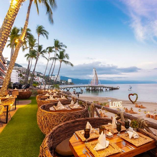 iK Mixology Bar & Cuisine