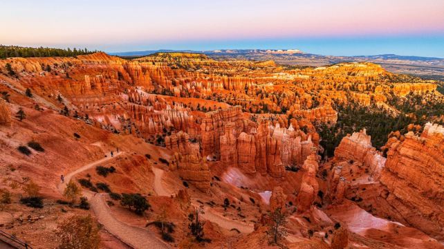 9-Day Small Group Adventure from Los Angeles (Max 13)·Explore Zion, Bryce, Antelope Canyon & Grand Canyon with Las Vegas