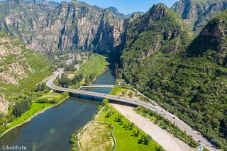 找回儿时的记忆，周末相约乐谷银滩，来一场快意十足的“打水仗”