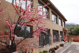 北京延庆百里山水画廊丰谷时光民宿，住宿还包三餐，荆条编制的房子最亮眼！