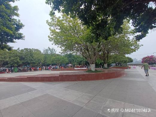 苌弘广场