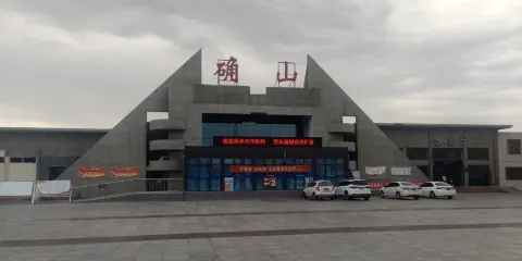 確山站-站前廣場