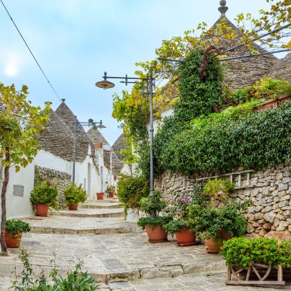 意大利罗马+那不勒斯+马泰拉+阿尔贝罗贝洛+庞贝古城考古遗址+阿马尔菲海岸8日7晚拼小团