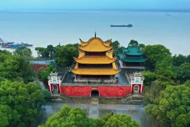 2-Day Yueyang Tour: Historical Charm of Yue Yang Tower, Natural Beauty of Dongting Lake