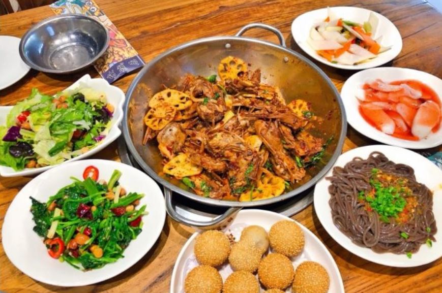 安诚居干锅鸭头(八角店)