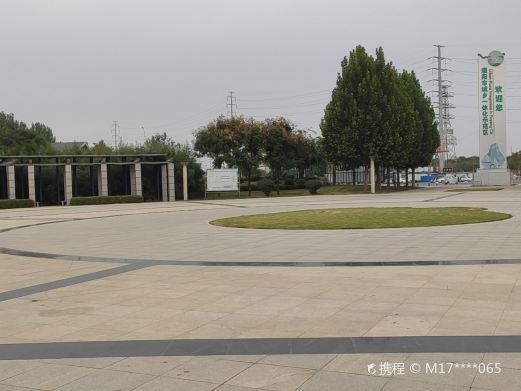 东湖广场