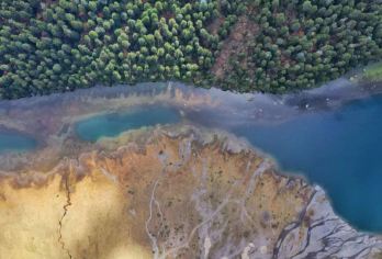 香格里拉无底湖一日游【香格里拉出发无底湖一日游包车】【香格里拉出发无底湖一日游往返包车 、根据人数选择座位即可， 一单一团、也就是一辆车的价格。】