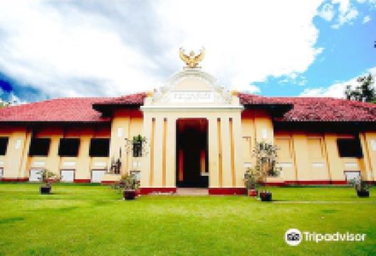 乌汶府国家博物馆景点图片