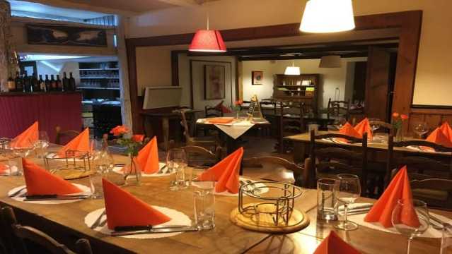 Resto et Chambres La Boveyre餐厅图片