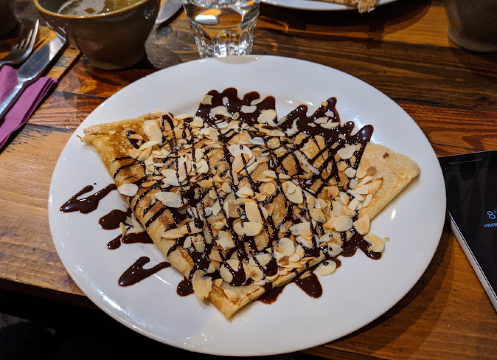 Lucette fait des Crepes