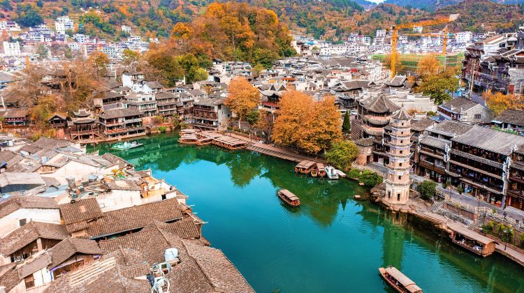 5-Day Zhangjiajie + Fenghuang Ancient Town + Zhangjiajie National Forest Park + Tianmen Mountain National Forest Park
