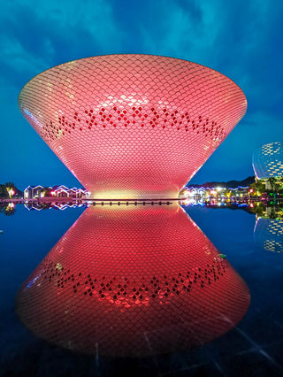 景德镇最大的“碗”有多大？底部40米高80米，成网红新地标