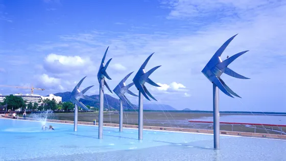 凱恩斯濱道瀉湖游泳場