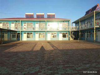 张北坝上草原香君阁农家院,能骑骆驼能玩滑翔伞,出游方式真给力