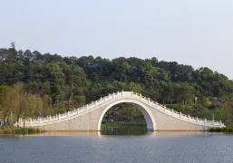 3-Day Shaoguan Tour: Lingnan Red Leaf World's natural beauty, Caoxi Hot Spring's relaxing retreat