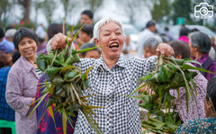 上和镇游记图片] 关爱留守老人，欢度端午佳节！潼南慈善进乡村，粽叶飘香暖人心