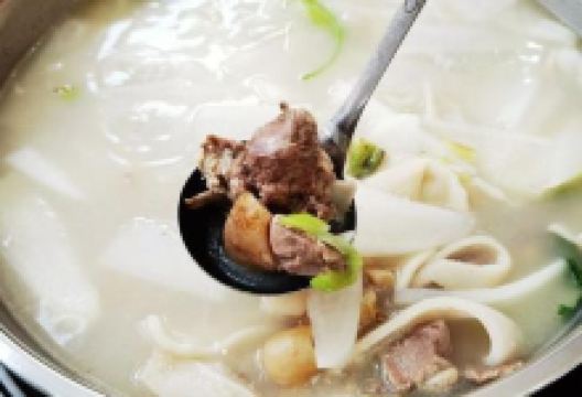 黎老幺光雾山黄羊汤锅美食图片