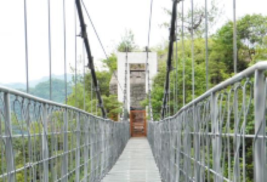 崖下库景点图片