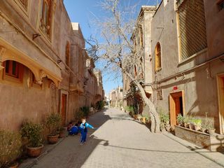 去最西边的城市,看一座古城,吃一顿羊肉!